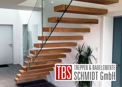 Rueckansicht Kragarmtreppe Saulheim