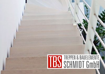 halbgewendelte-mittelholmtreppe-erfurt