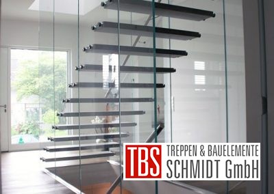 rueckansicht-glastreppe-flying-stairs