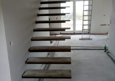 Montagebild Kragarmtreppe