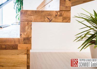 Seitenansicht Faltwerktreppe Hoechen